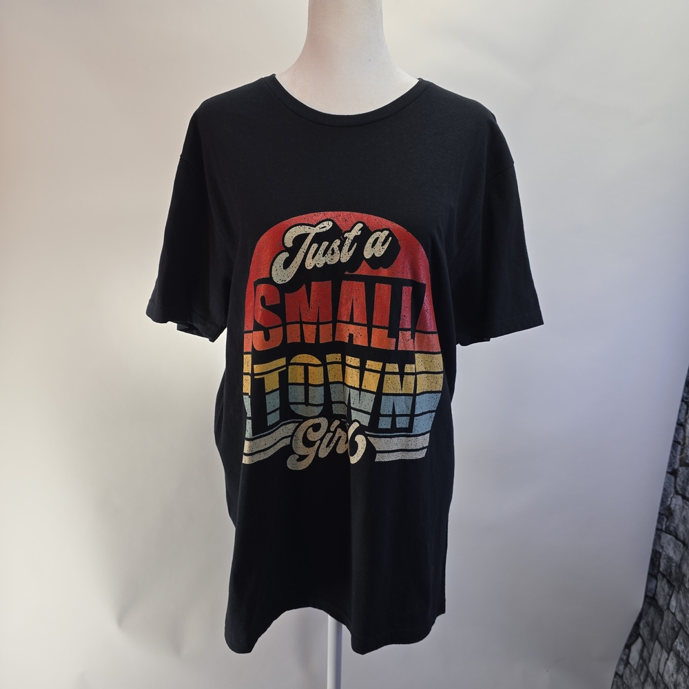 Source Unknown Black 'Just a Small Town Girl' Tee